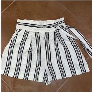 3/$30 New forever 21 short.